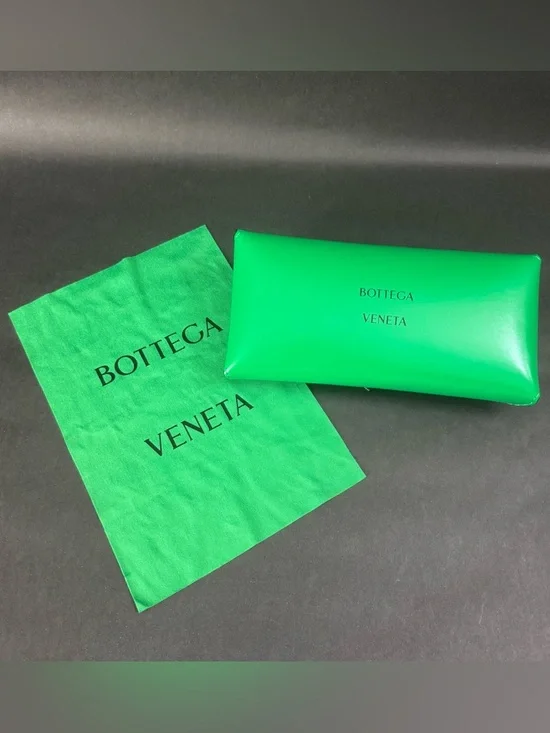 BOTTEGA VENETA SUNGLASSES MAGNETIC CASE AND CLOTH GREEN NEW - Picture 2 of 7